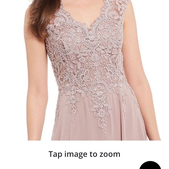 GORGEOUS GOWN - Picture 5 of 6